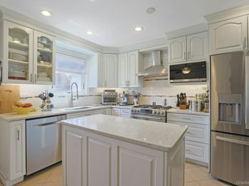 1988 B Powell Avenue