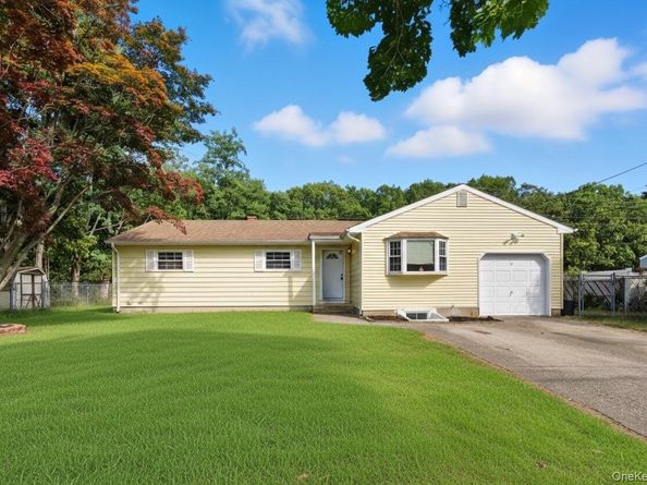 87 Bellwood Avenue, South Setauket NY 11720