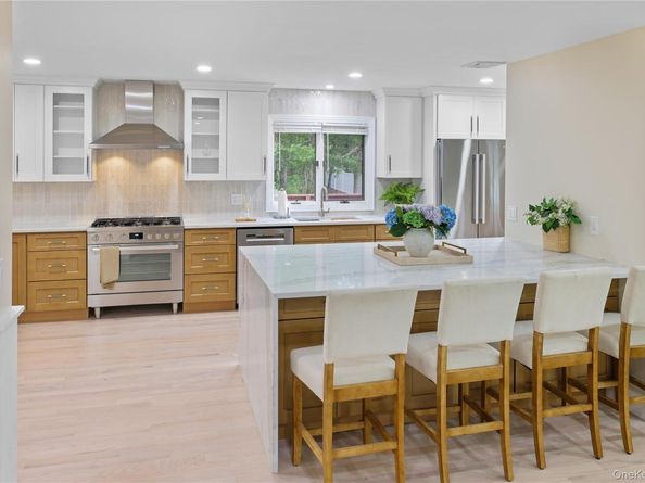 13 Bittersweet Avenue S, Hampton Bays NY 11946