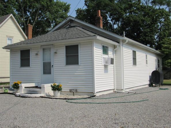 1031 West Street, Riverhead NY 11901