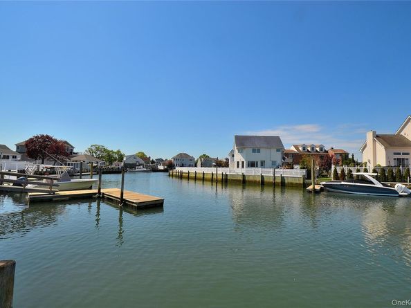 2586 Riverside Drive, Wantagh NY 11793