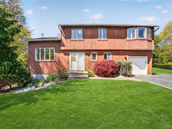 300 Chestnut Court, Yorktown Heights NY 10598