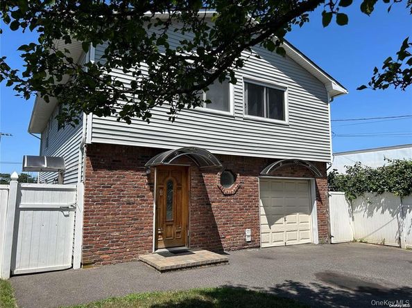 3 Wilson Court, Massapequa NY 11758