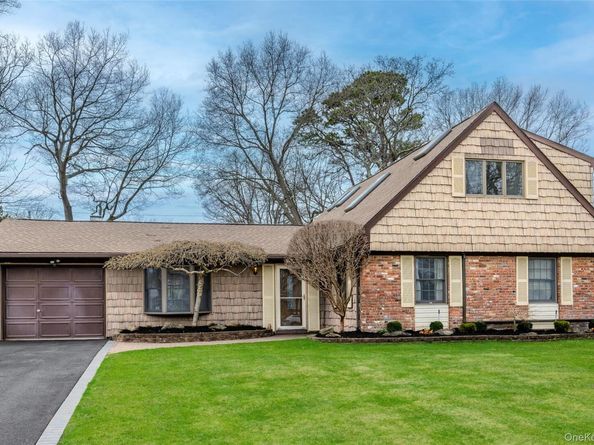 12 Westmoylan Lane, Coram NY 11727