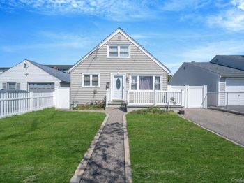 82 E Seacrest Avenue