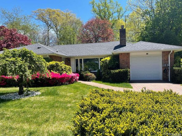 16 Jeannette Drive, Port Washington NY 11050