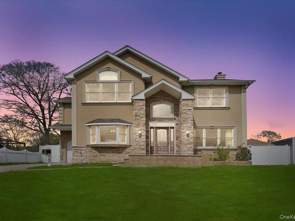 46 Scott Street, Massapequa Park NY 11762