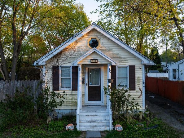 198 Woodlawn Avenue, Saint James NY 11780