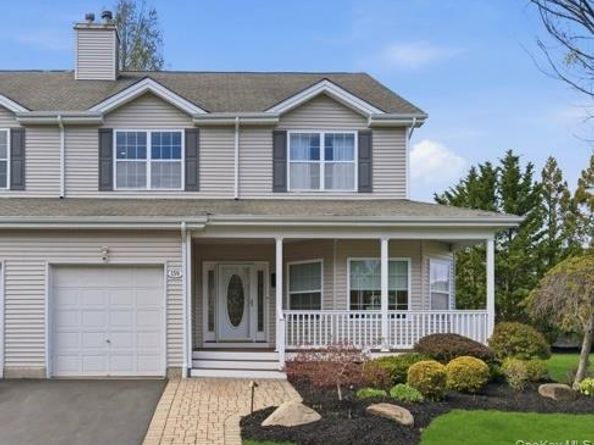 159 Rivendell Court, Melville NY 11747
