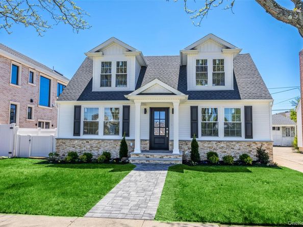 206 Devonshire Drive, New Hyde Park NY 11040