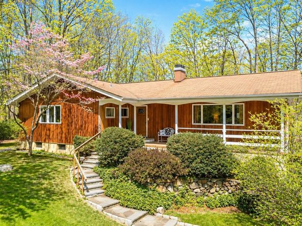 86 Mount Airy Road E, Croton-on-Hudson NY 10520