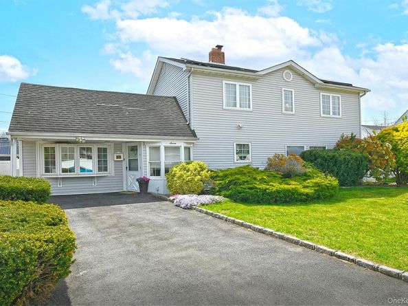 7 Low Lane, Levittown NY 11756