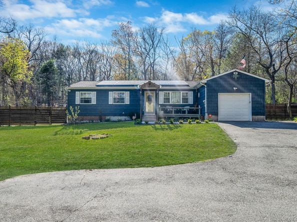 20 Middle Island Road, Middle Island NY 11953