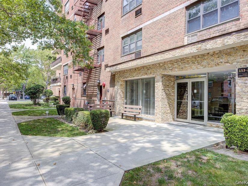 153-25 88 Street 3A, Howard Beach NY 11414