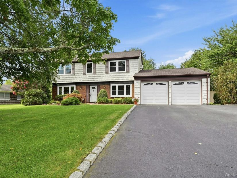 20 Hastings Drive, Stony Brook NY 11790