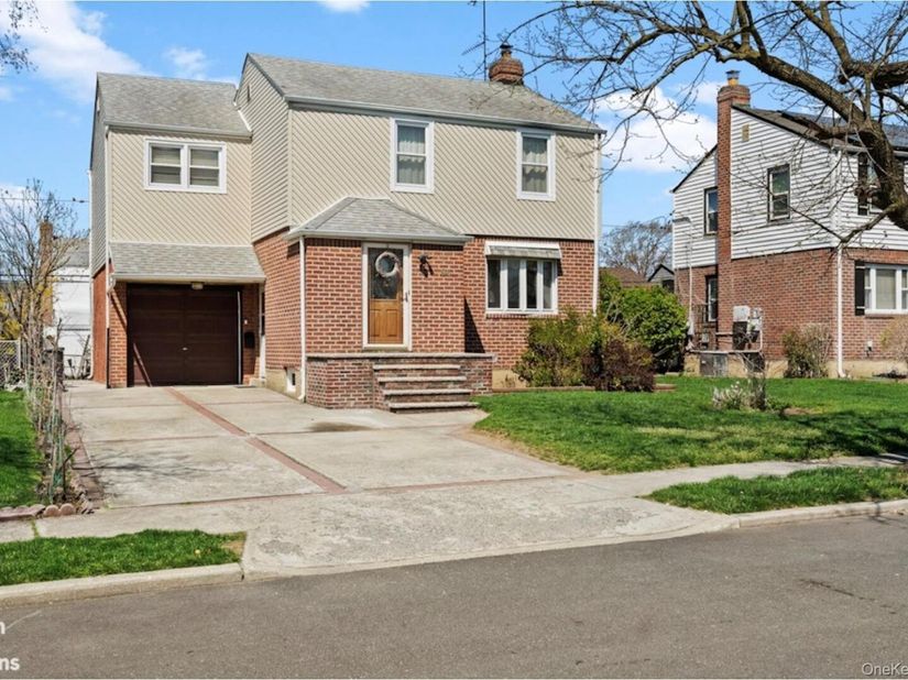 96 Nassau Street, Elmont NY 11003