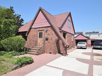 25 Kensington Court