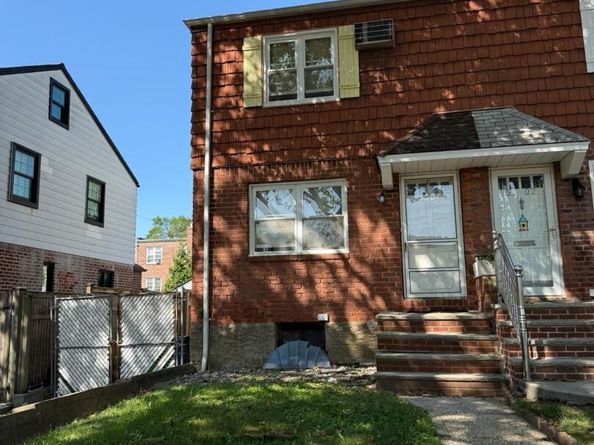 56-04 207th Street, Oakland Gardens NY 11364