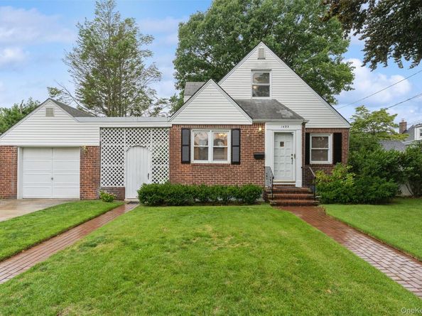 1493 New Hyde Park Drive, New Hyde Park NY 11040