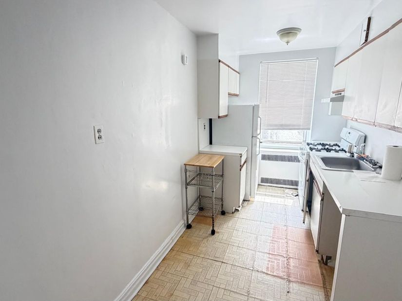 61-41 Saunders Street B67, Rego Park NY 11374