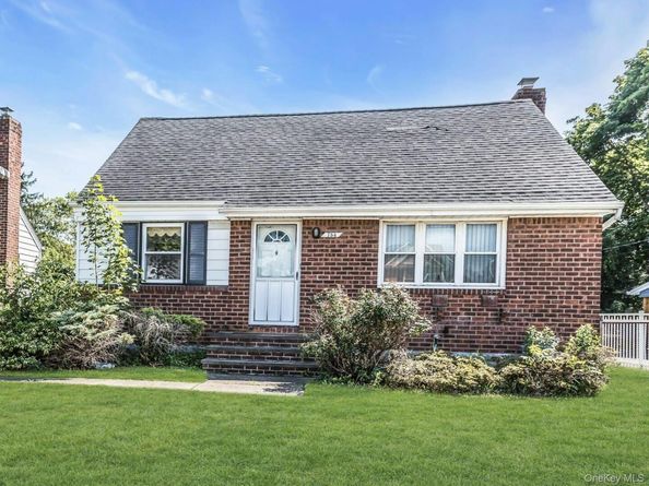 754 Windsor Road, Uniondale NY 11553