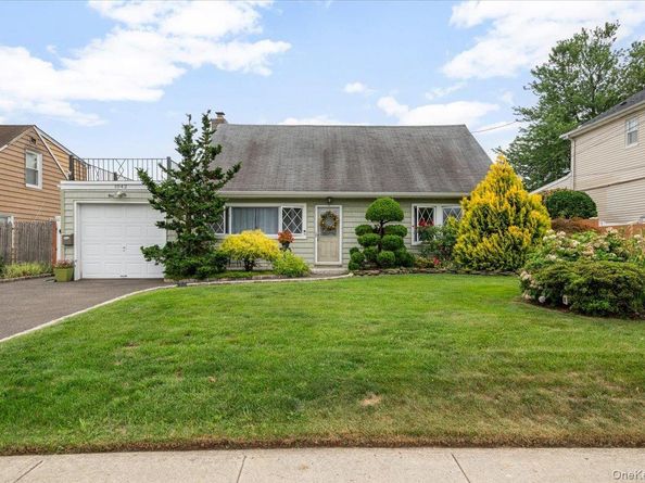 1042 Jefferson Street, Baldwin NY 11510