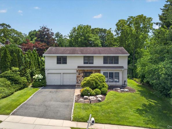30 Irving Drive, Woodbury NY 11797