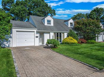 1319 Harry Lane