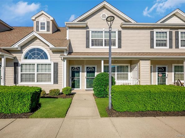 212 Willow Lane, Valley Stream NY 11580