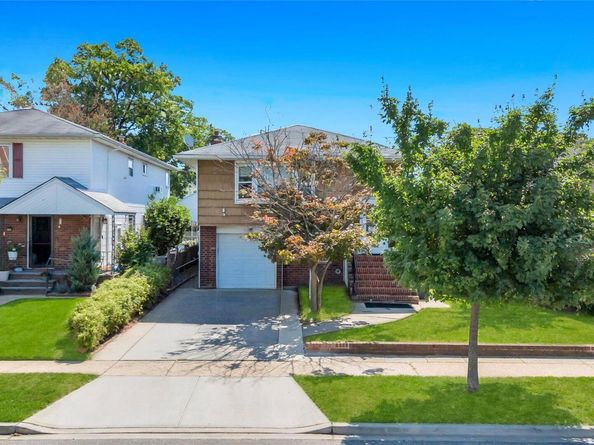 216 Earle Avenue, Lynbrook NY 11563