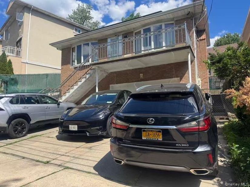250-56 39th Road, Little Neck NY 11363