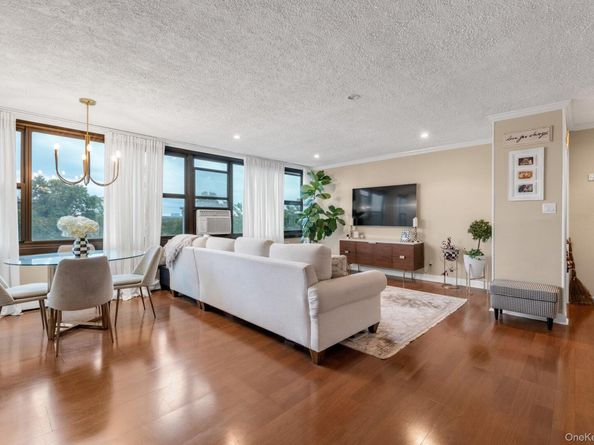 10-24 166 St. Street 7C, Beechhurst NY 11357