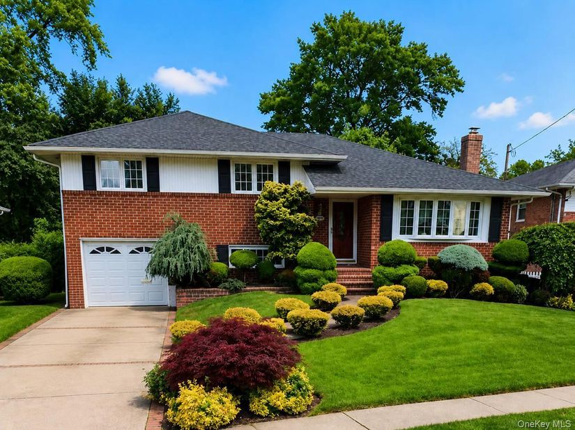 360 Terrace Avenue, Garden City NY 11530