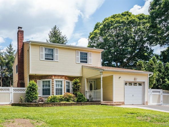 41 Brook Run Drive, Medford NY 11763