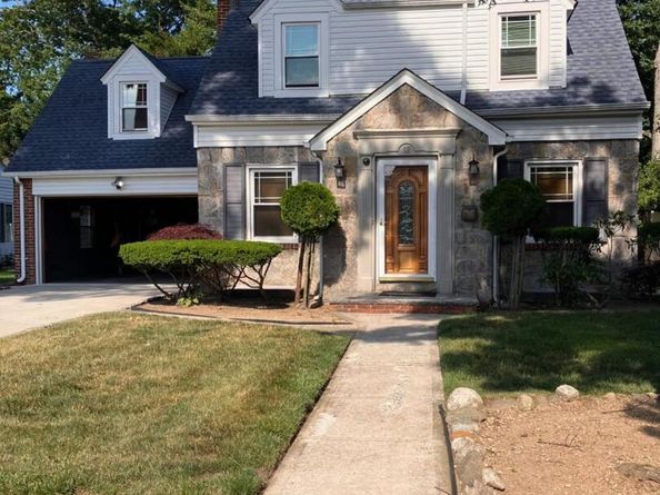 12 Maryland Avenue, Freeport NY 11520