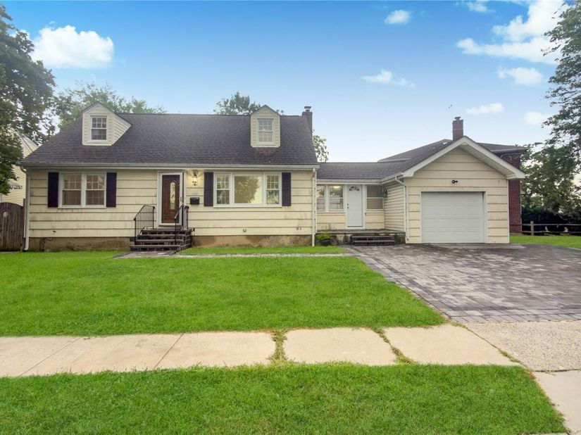 6 Harold Avenue, Hempstead NY 11550
