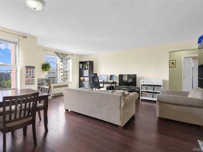10507 APT 6B, For 66th Road 6b, Forest Hills NY 11375