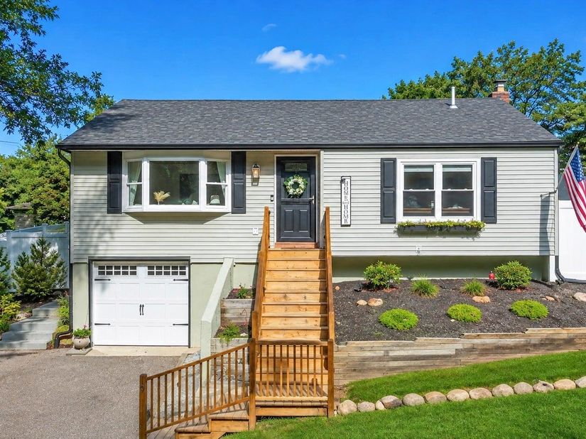 19 Hawthorne Road, Rocky Point NY 11778