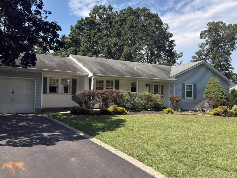 128 Rocky Point Landing Road, Rocky Point NY 11778