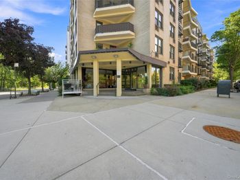 1874 Pelham Pkway S