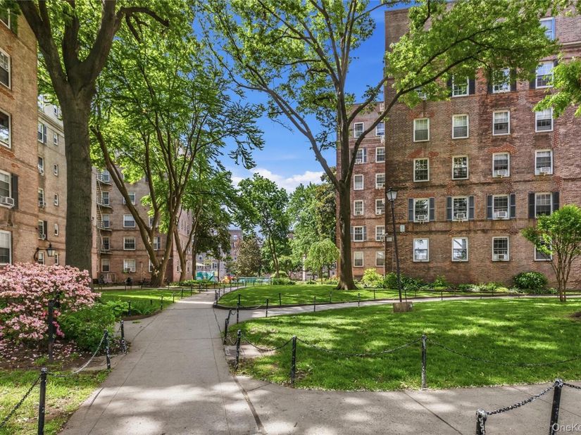 30-81 54 Street 3, Woodside NY 11377
