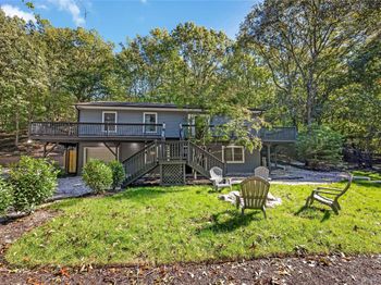 644 BREAD AND CHEESE HOLLOW Road