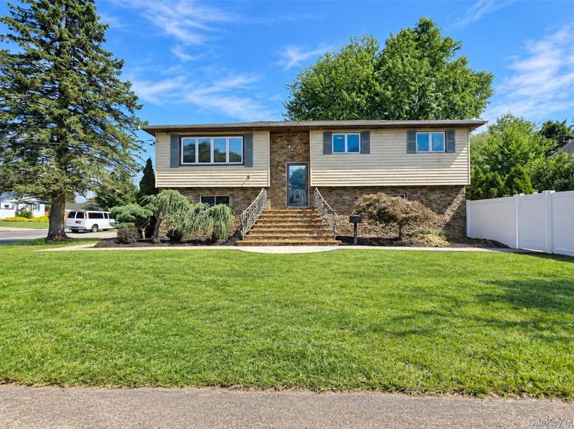 685 Carlls Path, Deer Park NY 11729
