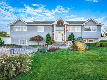 174 Secatogue Lane W