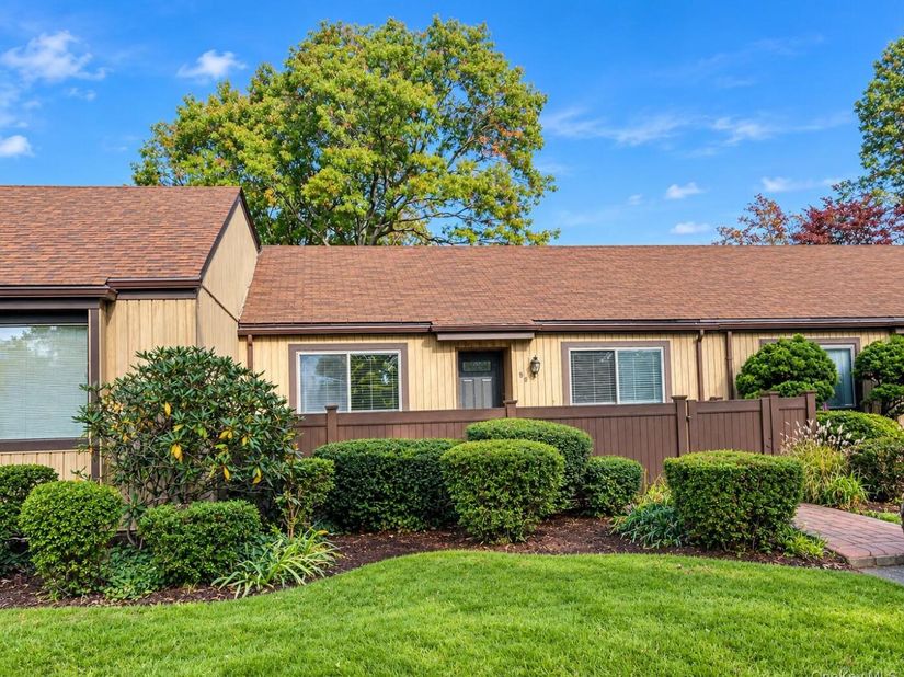 96 Strathmore Gate Drive, Stony Brook NY 11790