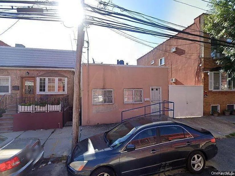 3373 10th, Astoria NY 11106