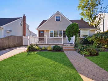 558 W Market Street
