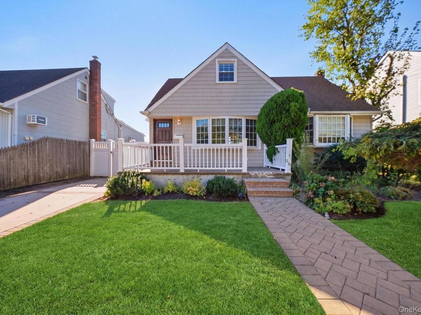 558 W Market Street, Long Beach NY 11561