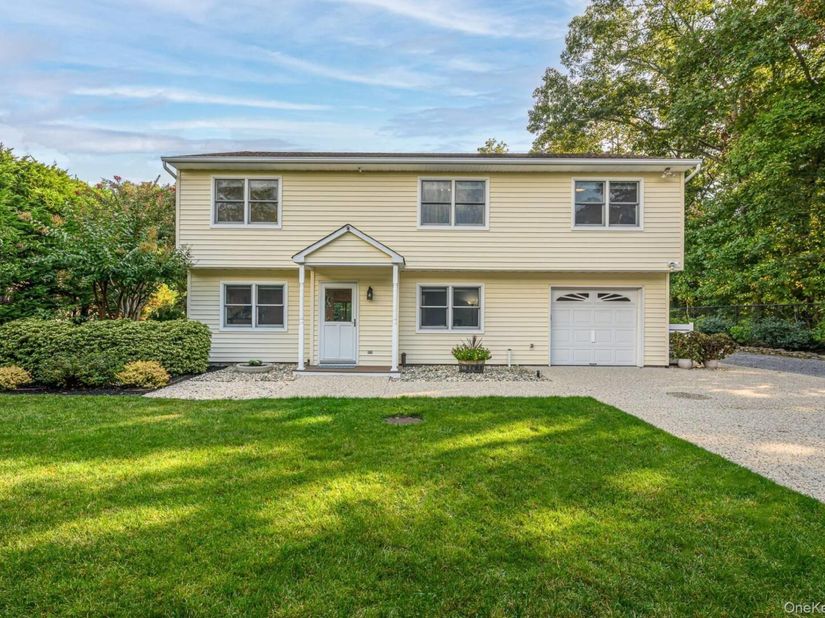 16B Squiretown Road, Hampton Bays NY 11946