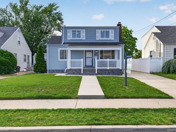 22 Kenneth Avenue, North Bellmore NY 11710